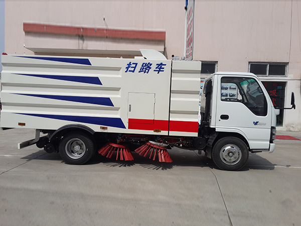 五十铃扫路车(1.5方水罐,4方尘罐)