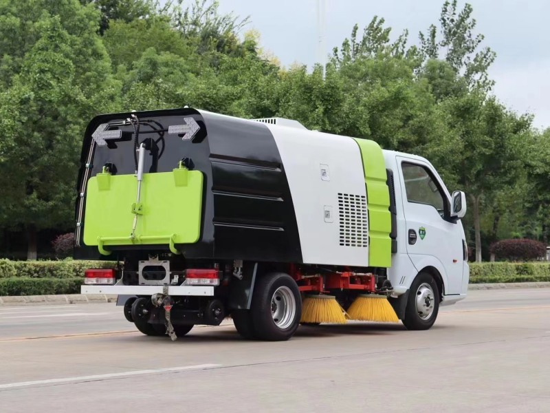 东风途逸蓝牌扫路车