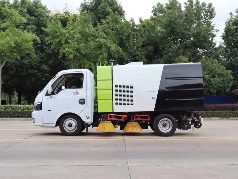 东风途逸蓝牌扫路车