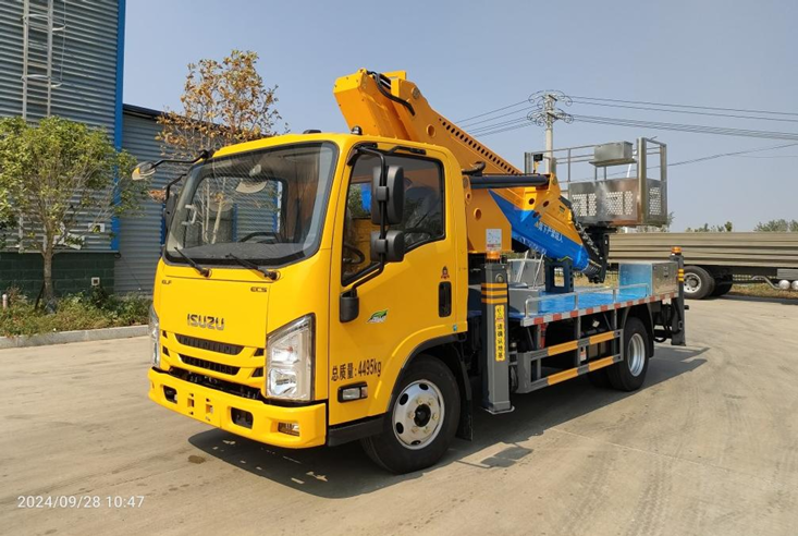 28米五十铃蓝牌直臂高空作业车